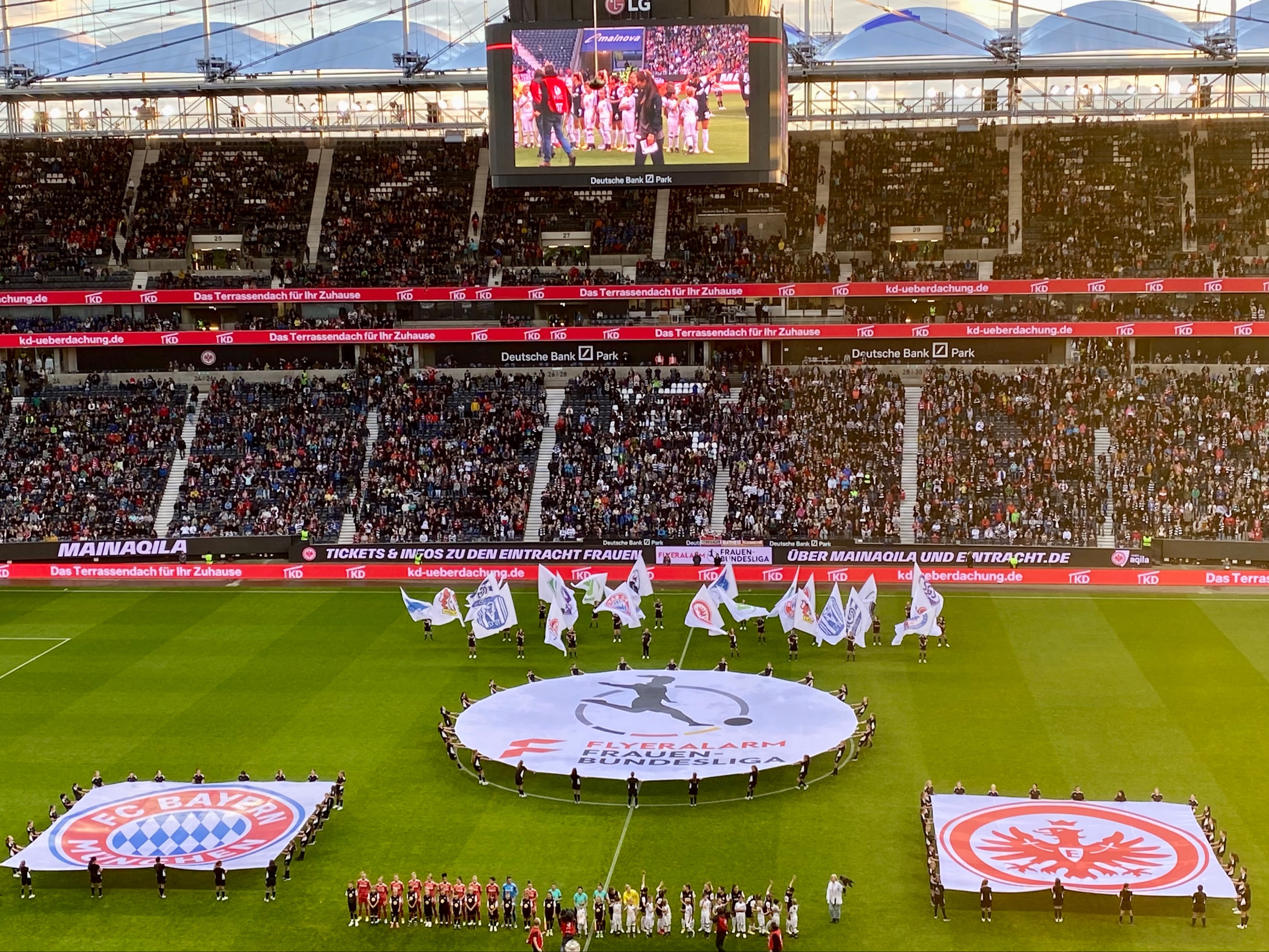 23.200 Fans bei Ligastart der Frauen: FFH und Eintracht knacken Rekord