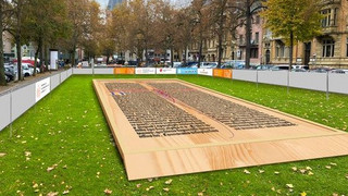 Weltrekordversuch in Mainz: Weltweit größte Bibel-Seite bald im Dom