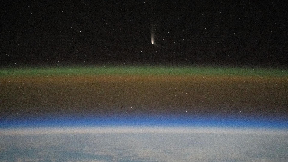 Der Komet in etwa 160 Millionen Kilometern Entfernung, aufgenommen von einem Nasa-Astronauten von der ISS aus.