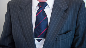 Jecker Spaß: Krawatten basteln und abschnipseln