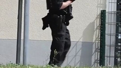Messerattacke an Schule: Ermittler vermuten extremistisches Motiv