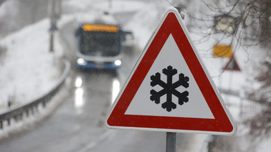 Viel Schnee sorgt für Verkehrsprobleme in Hessen