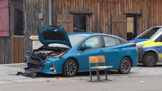 Münsingen: Auto fährt in einen Fußgänger und verletzt ihn schwer