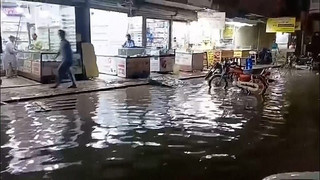 Pakistan: Gewitter in Karatschi tötet mindestens sechzehn Menschen