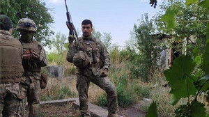 "Ich habe ihm immer gesagt, dass er nicht gehen soll": Geld treibt Kolumbianer in den Krieg in der Ukraine