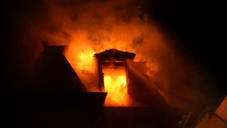 Dachhstuhl brennt lichterloh - Feuer in Idar-Oberstein