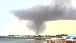 Tornados verwüsten Sizilien: Autos kippen, Gebäude beschädigt