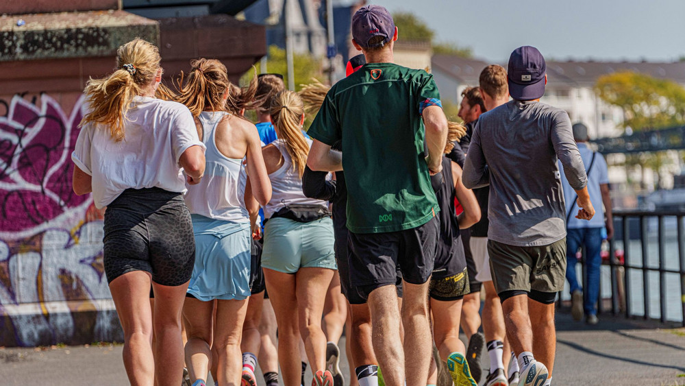 Jogger am Mainufer