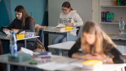 Hessische Abiprüfungen 2026 starten: Das ist dieses Jahr neu