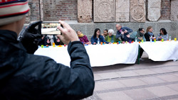 Da Vincis Abendmahl mitten in Fulda: Gänsemarsch durch Stadt