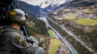 Felssturz: Hubschrauber müssen Gemeinde in Österreich versorgen