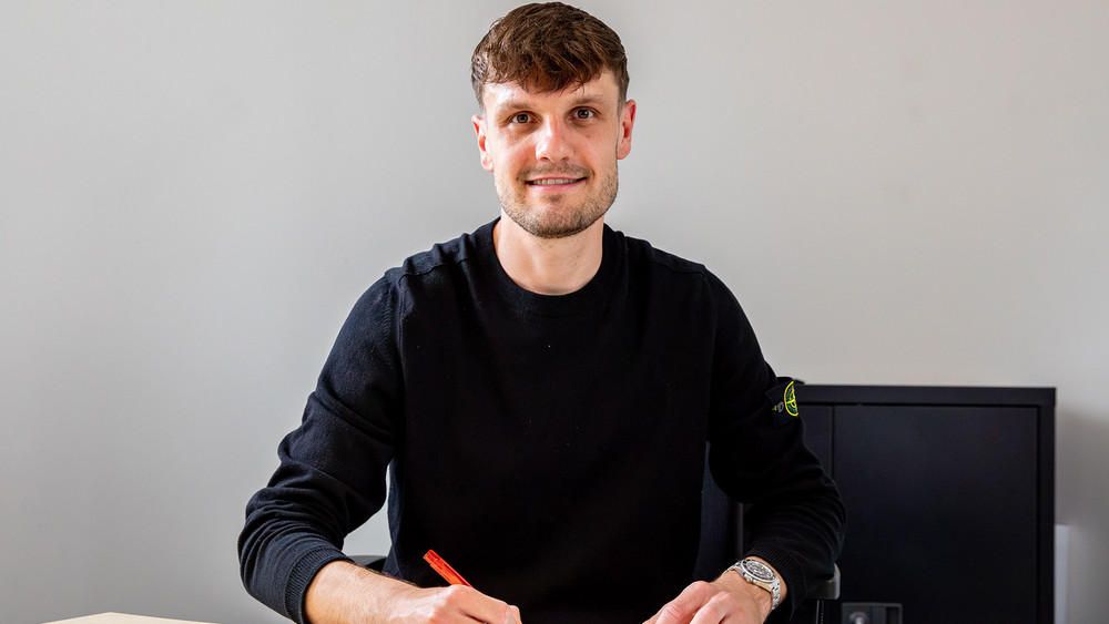 Defensiv-Allrounder Gino Fechner läuft auch in der kommenden Saison für den SV Wehen Wiesbaden auf.