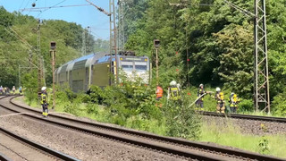 Oberleitung beschädigt: Bahnstrecke Bremen-Hamburg voll gesperrt