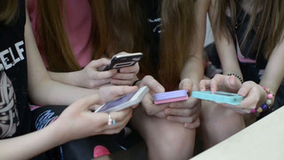 EU-Umfrage: Kinder sehen Social Media positiver als Eltern