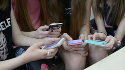 EU-Umfrage: Kinder sehen Social Media positiver als Eltern
