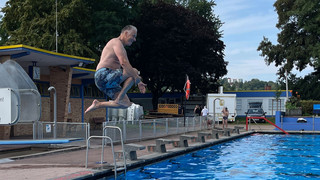 1. Arschbombenwettbewerb im Barbarossabad Gelnhausen