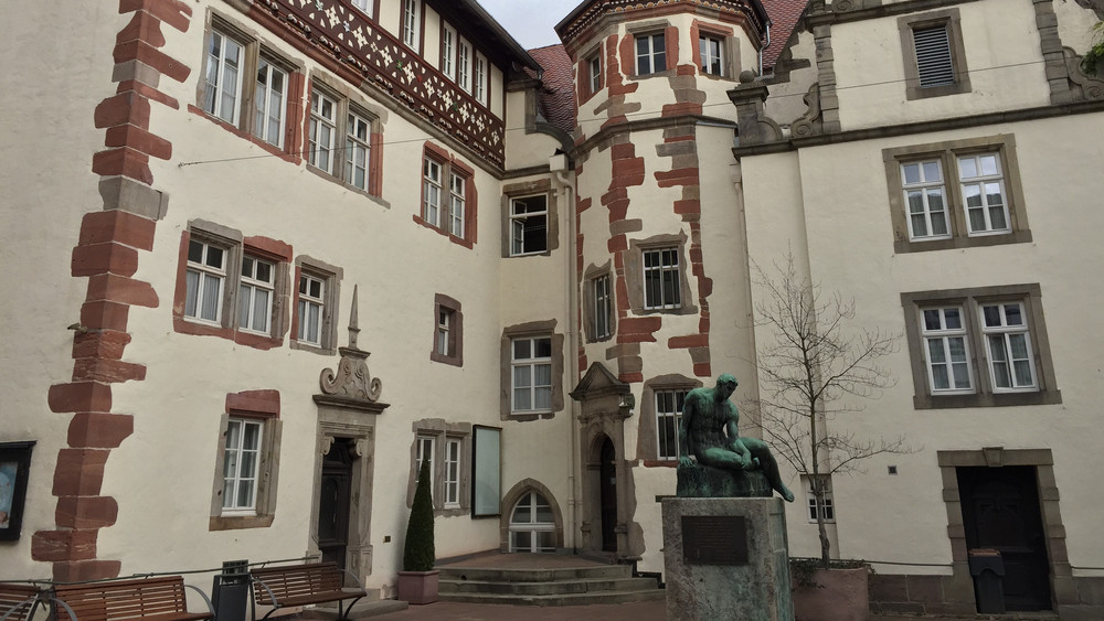 Das Rathaus in Bad Hersfeld. Die Stadt feiert "350 Jahre Mückenstürmer". (Archivbild)