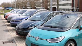 Preisrutsch bei E-Autos: Abstand zu Verbrennern schrumpft