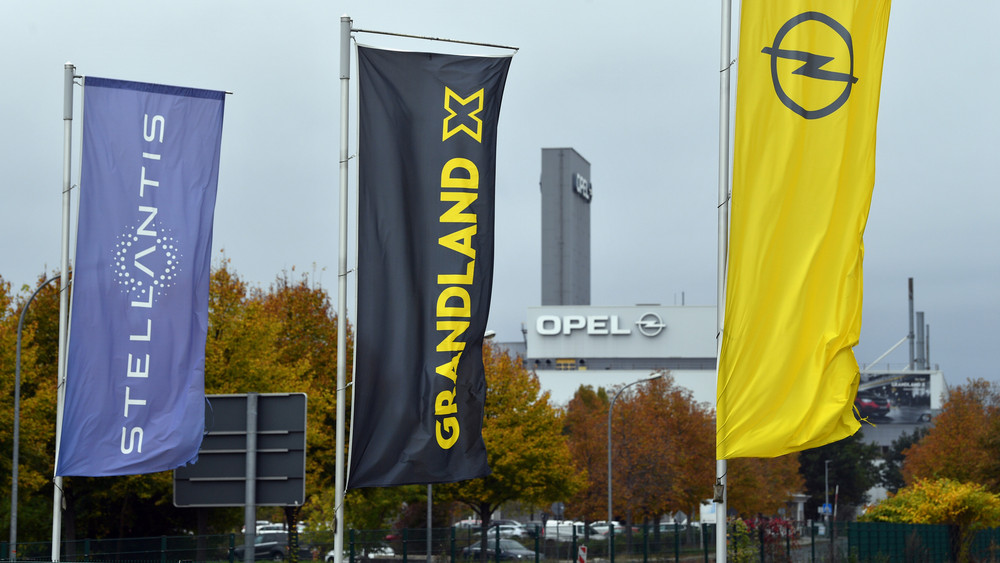 Opel-Mutterkonzern Stellantis will seine Position in der Lieferwagensparte ausbauen (Symbolfoto)