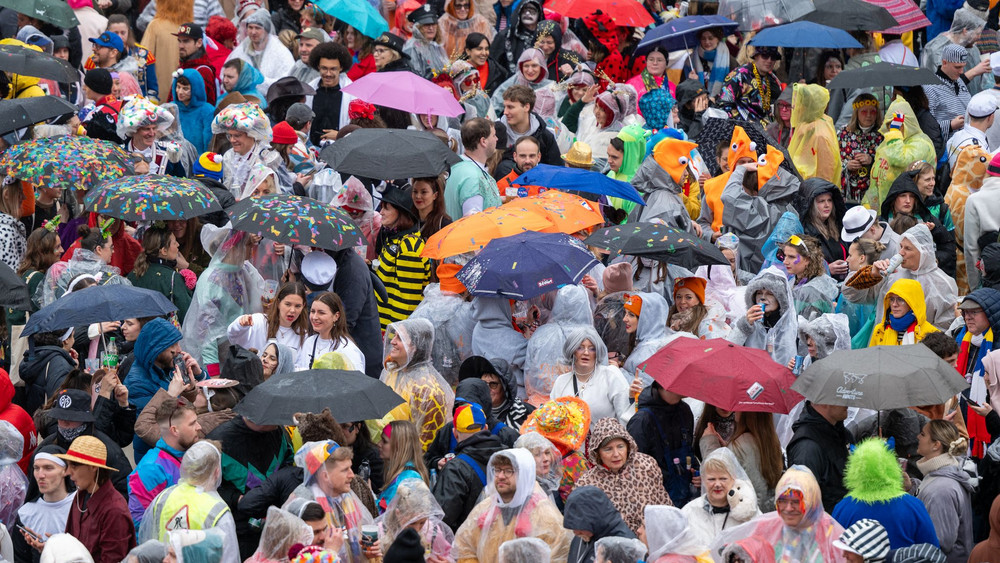 Weiberfastnacht in Rheinland-Pfalz