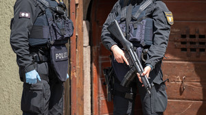 Erneut Razzien bei Rockern in Unterfranken: SEK im Großeinsatz