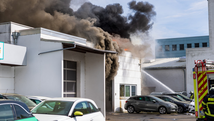 Millionenschaden in Neu-Isenburg: Kfz-Werkstatt in Flammen