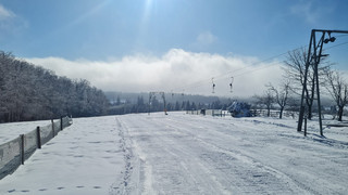 Wintersport in Hessen: Hier geht's aktuell auf die Pisten