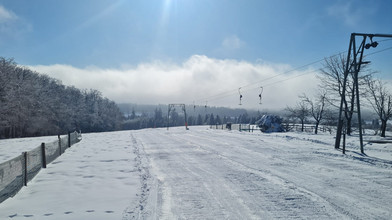 Wintersport in Hessen: Hier geht's aktuell auf die Pisten