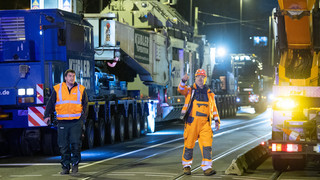 Durch Schwertransport in Frankfurt: Sperrungen in Nacht auf Mittwoch