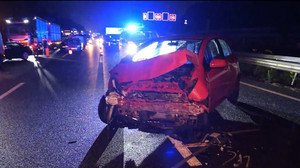 Mehrere Fahrzeuge kollidieren auf A1 - Stau bei Bremen