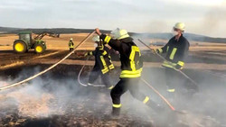 Ballenpresse fängt Feuer