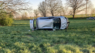 Auto überschlägt sich mehrfach auf A3 bei Hochheim - Familie verletzt