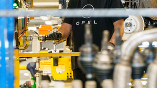 Opel-Mutter Stellantis fährt in Gewinnzone zurück