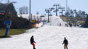 Willingen und Wasserkuppe: Saisonendspurt auf Skipisten