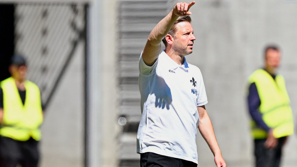Trainer Kohfeldt ist erstmals ab Saisonbeginn mit dabei und hat von Anfang an seine Ideen zu Kaderplanung, Hierarchien oder Spielidee einbringen können.