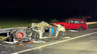 Tödlicher Unfall bei Weiterstadt: 22-Jähriger rast auf A5 in Lkw