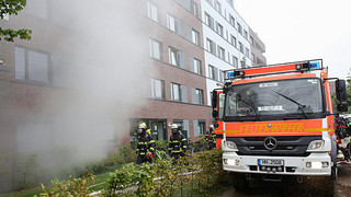 Polizei evakuiert Mehrfamilienhaus wegen Kellerbrand in Dreieich