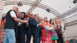 100 Weine und zwei Wochen Genuss - Weinfest im Schlosshof eröffnet