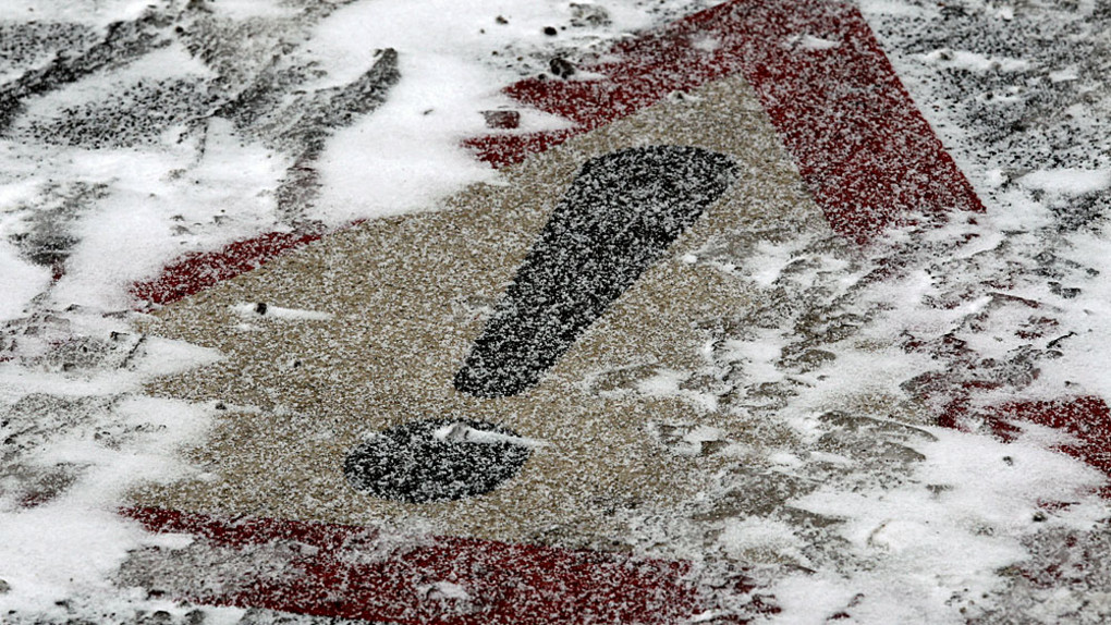 Jede Menge Schnee in Hessen: Weiter Staus und Schulausfälle