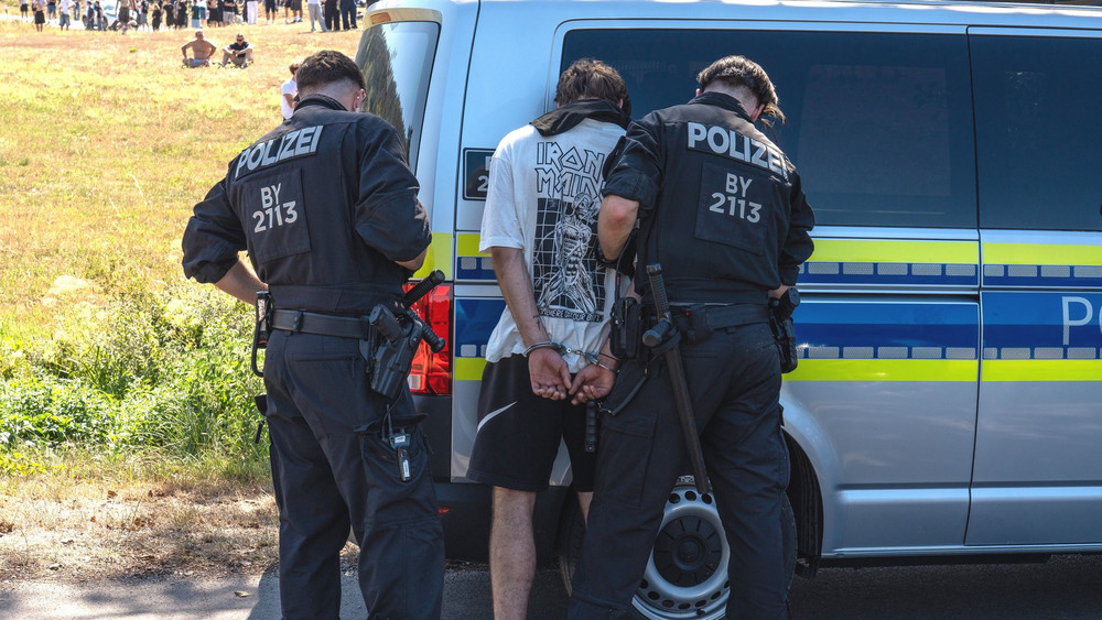 Tausende versammeln sich wieder unerlaubt in Emskirchen