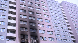 Messie-Wohnung in Berliner Hochhaus brennt - Kind gestorben