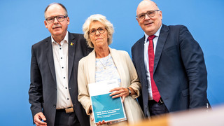 Mindestlohn steigt 2027 auf 14,60 Euro - Kritik aus der SPD