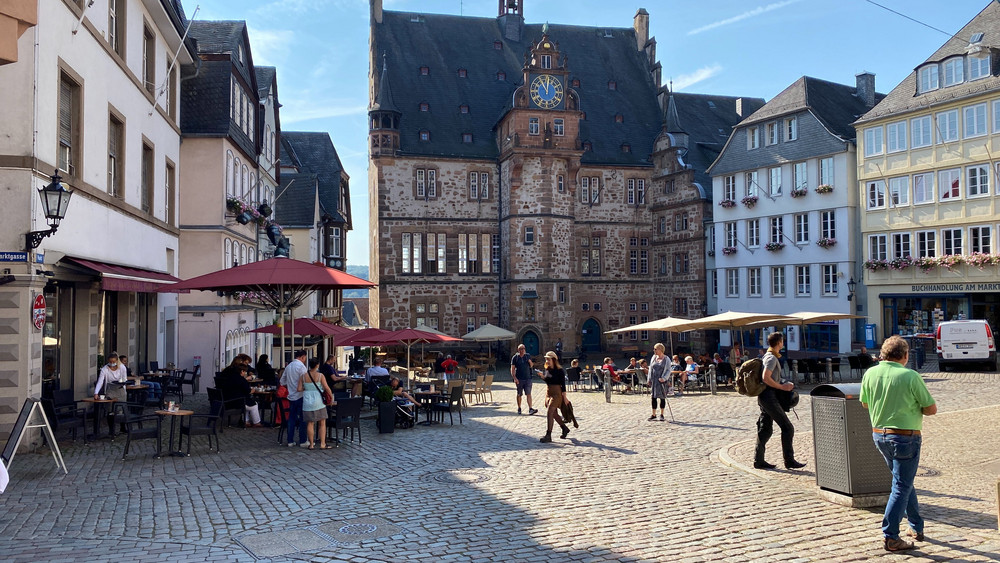 Das Marburger Rathaus. Die Stadtverordneten werden einen Nachtragshaushalt aufstellen.