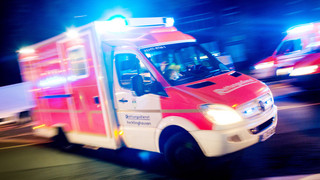 Radfahrer kollidiert mit Linienbus: Fünf Leichtverletzte in Darmstadt