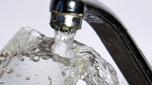 Zu viel gezahlt - Kassel startet Erstattung von Trinkwassergebühren