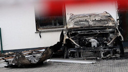 Brandstiftung bei Autovermietung