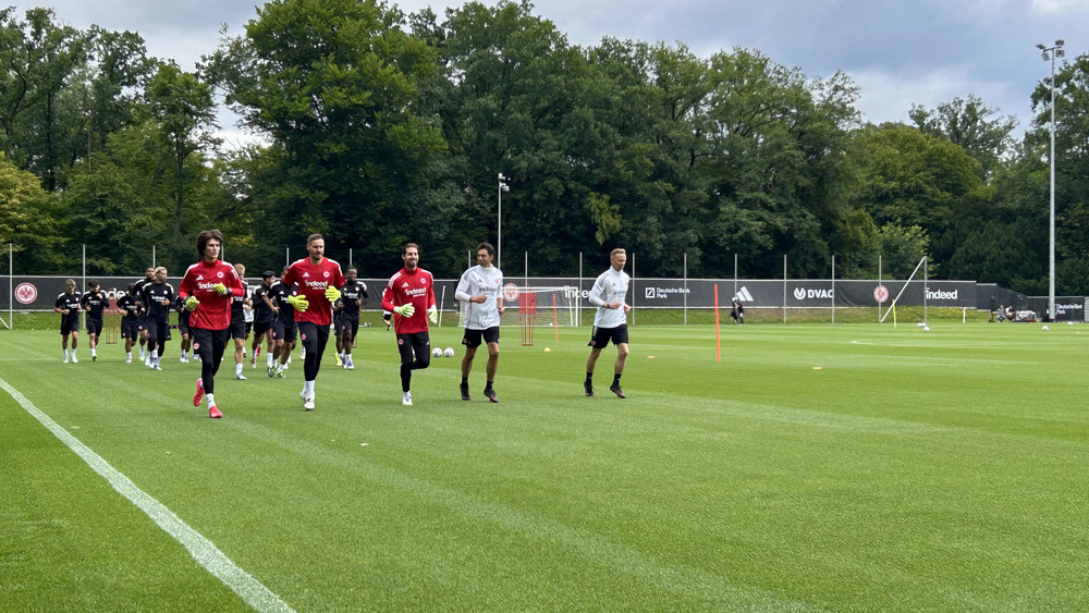 Zufriedene Gesichter während der ersten Trainingseinheit nach der Sommerpause.