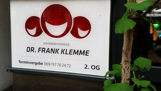 Diese Namen gibt es wirklich: Kotzer & Bierfreund