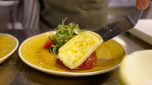 Weihnachtsmenü zum Nachkochen - Teil 1: Marc Zuspann zaubert köstliches Weiderind-Tatar mit Raclette