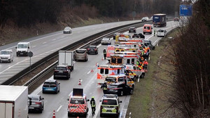 Großeinsatz für die Rettungskräfte: Unfall auf der A7 - acht verletzte Personen